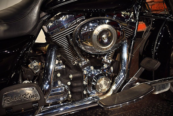 Harley-Davidson Road King Classic 1.6 Twin Cam 96 FLHRC 13 of 17