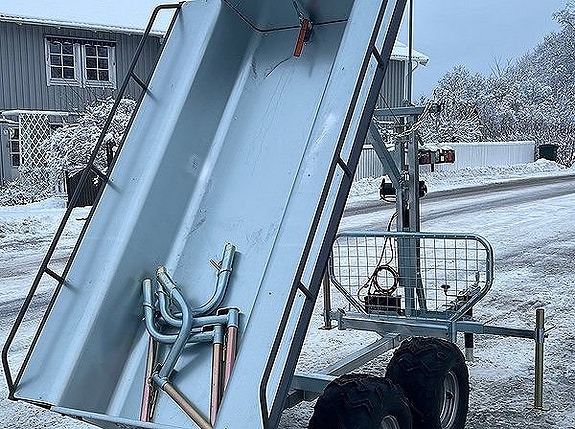 Timmervagn med kran och insatsflak 3 of 9