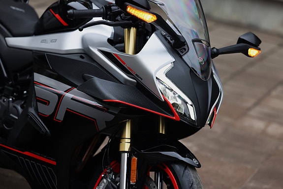 CFMOTO 450 SR | Zircon Black | SOMMARKAMPANJ 5 of 12