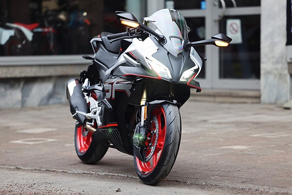 CFMOTO 450 SR | Zircon Black | SOMMARKAMPANJ 4 of 12