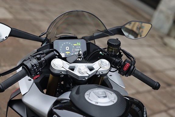 CFMOTO 450 SR | Zircon Black | SOMMARKAMPANJ 12 of 12