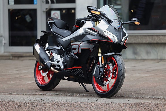 CFMOTO 450 SR | Zircon Black | SOMMARKAMPANJ 3 of 12