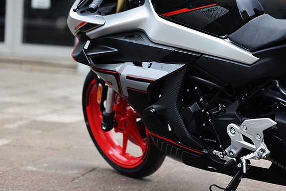 CFMOTO 450 SR | Zircon Black | SOMMARKAMPANJ 11 of 12