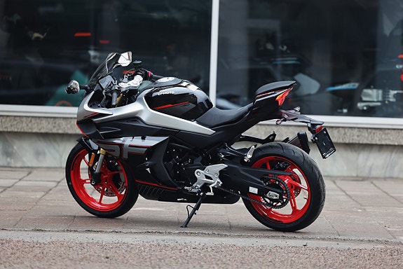 CFMOTO 450 SR | Zircon Black | SOMMARKAMPANJ 8 of 12
