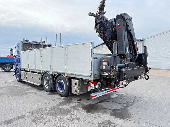 KRANBIL SCANIA R520 V8 FULLUTRUSTAD LÅGMIL 3 of 5