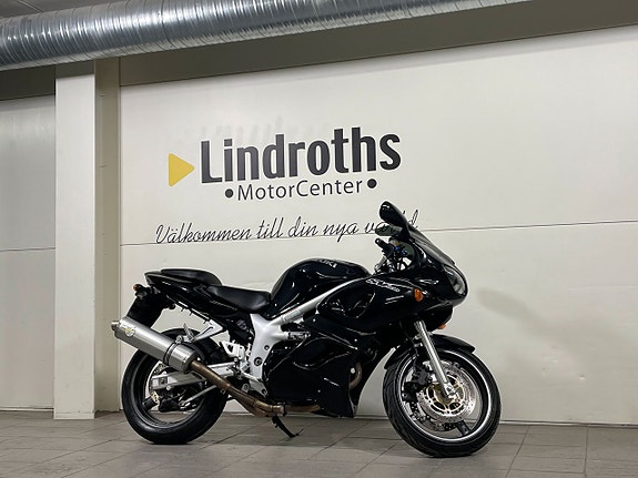 Suzuki SV 650 2 of 7