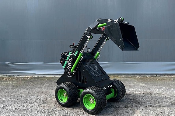Skid Steer SK650W - Minilastare - Bensinmotor 7 of 18
