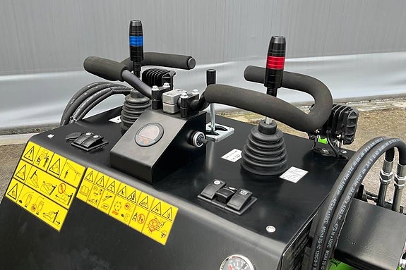 Skid Steer SK650W - Minilastare - Bensinmotor 11 of 18