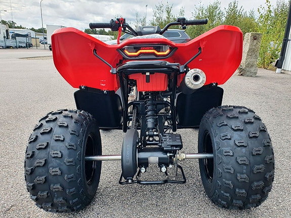 CFMOTO 110EFI. Hjälm från CF ingår 2 of 6