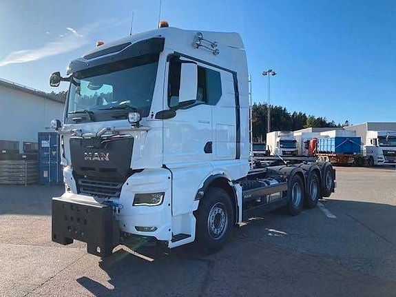 MAN TGX 35.520  JOAB lastväxlare Plogutrustad