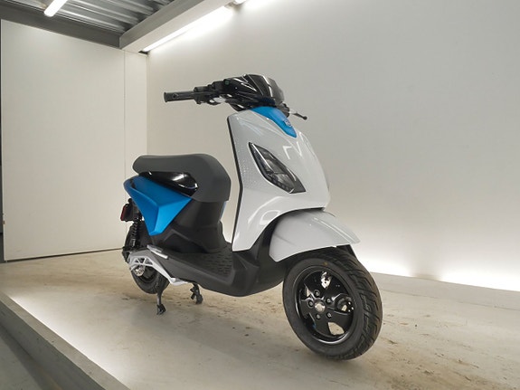 Piaggio 1 + El-Moped 2 of 3