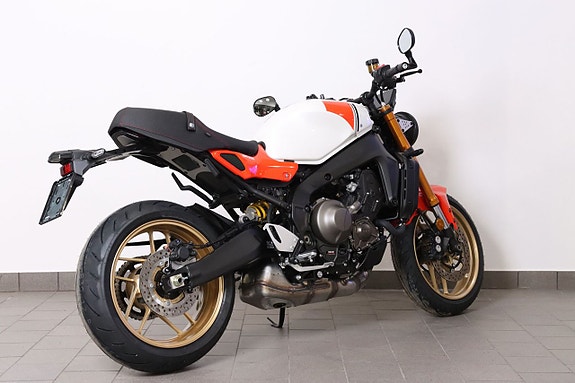 Yamaha XSR900 3 of 14