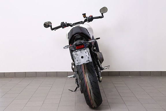 Yamaha XSR900 6 of 14