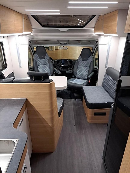 Adria Matrix Plus 670 SL  9-växlad automat (NY) 5 of 30