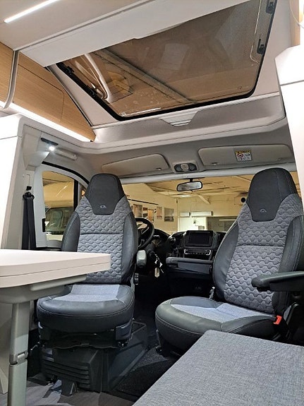 Adria Matrix Plus 670 SL  9-växlad automat (NY) 10 of 30