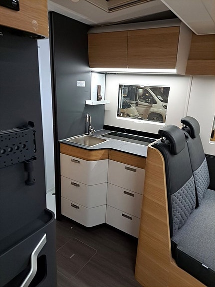 Adria Matrix Plus 670 SL  9-växlad automat (NY) 15 of 30