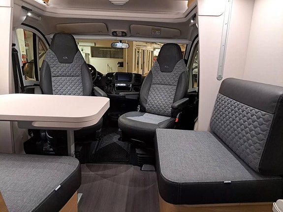 Adria Matrix Plus 670 SL  9-växlad automat (NY) 7 of 30