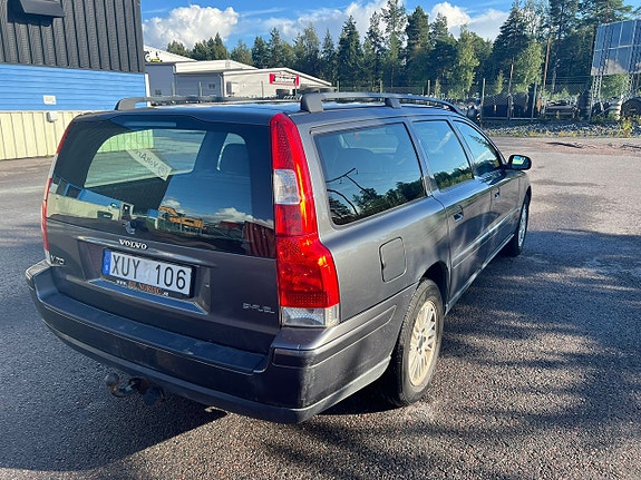 Volvo V70 4 of 7
