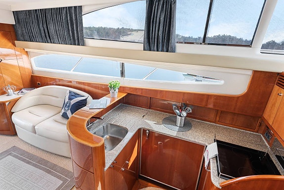 Princess 50 Flybridge 8 of 12