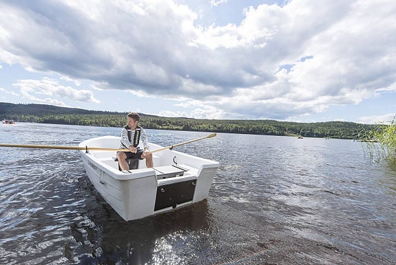 Pioner 13 ny 2023 dark line inkl åror **Sänkt pris**