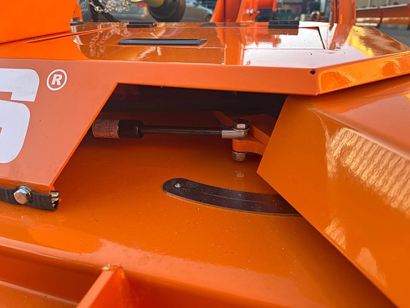 Gräsklippare traktor 1,8m , m/hydr. sidoförsjutning och disk 6 of 12