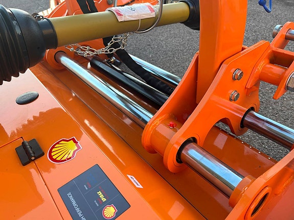 Gräsklippare traktor 1,8m , m/hydr. sidoförsjutning och disk 9 of 12