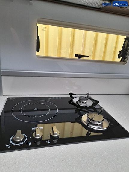 Kabe Imperial Travel Master Intergrated 790 LQB (151 000 KR RABATT!) 9 of 15