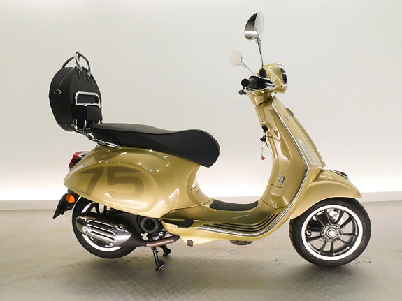 Vespa VESPA PRIMAVERA 50 75år