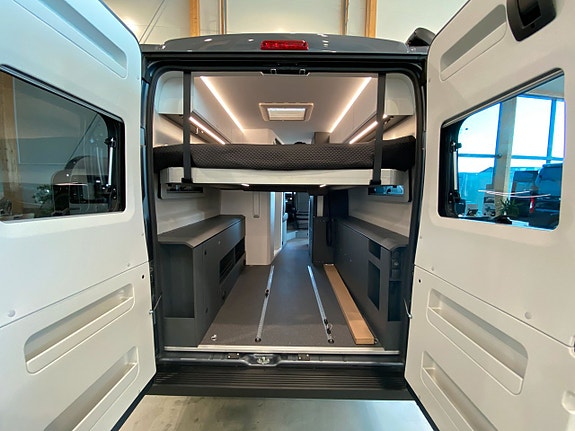 Adria Twin Supreme 640 SGX / Höj & Sänkbar säng / B-körkort / Plåtis / 5695kr/mån 10 of 11