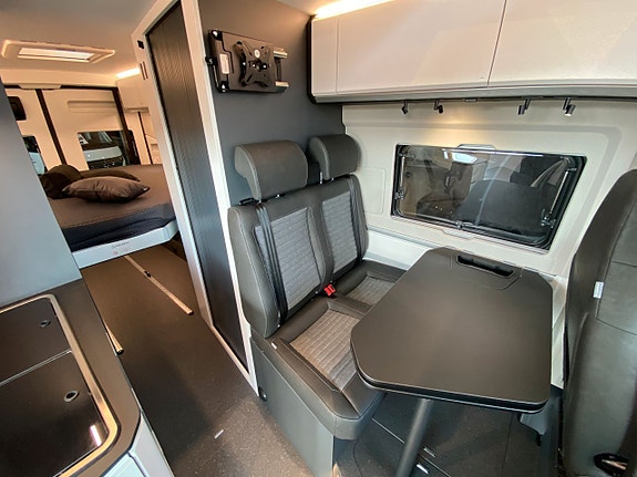 Adria Twin Supreme 640 SGX / Höj & Sänkbar säng / B-körkort / Plåtis / 5695kr/mån 6 of 11