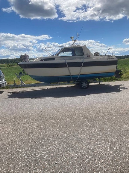 Sun Cab 650 - 83 Med Evinrude 115 hk - 2000 2 of 11