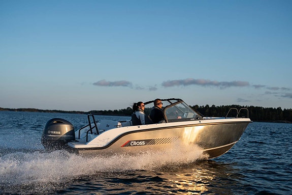 (NY) Yamarin Cross 55 BR Yamaha F115 -25 4 of 12