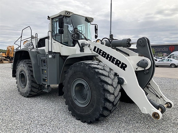 Liebherr L586 Xpower