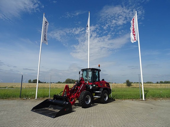 Yanmar V100-5 / 6tons lastmaskin / 36km / Lastdämpare / A/C 4 of 11
