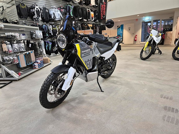 Husqvarna 901 Norden -26 2 of 4