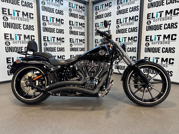 Harley-Davidson Breakout Vance & Hines 2 of 5