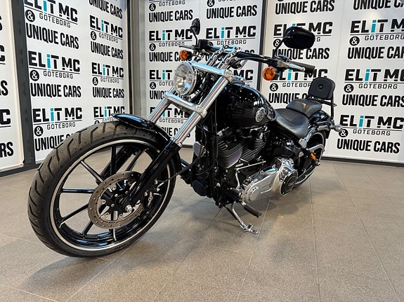 Harley-Davidson Breakout Vance & Hines 7 of 16