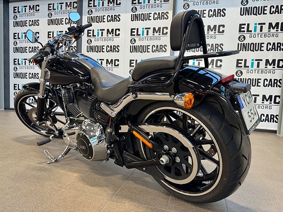 Harley-Davidson Breakout Vance & Hines 15 of 16
