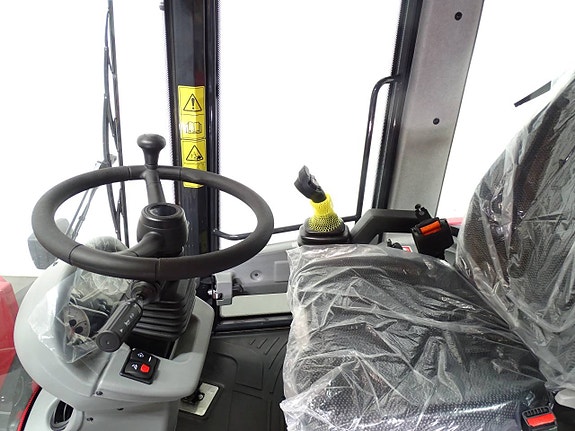 Yanmar V120-5 5 of 6