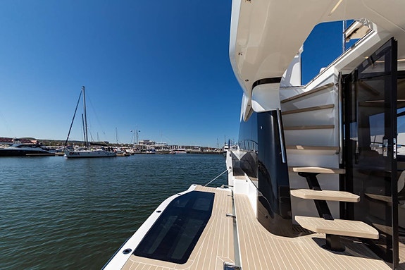 NY Galeon 440 Flybridge/ Galeon 450 HTC 9 of 12
