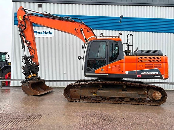 Doosan DX235LC-5