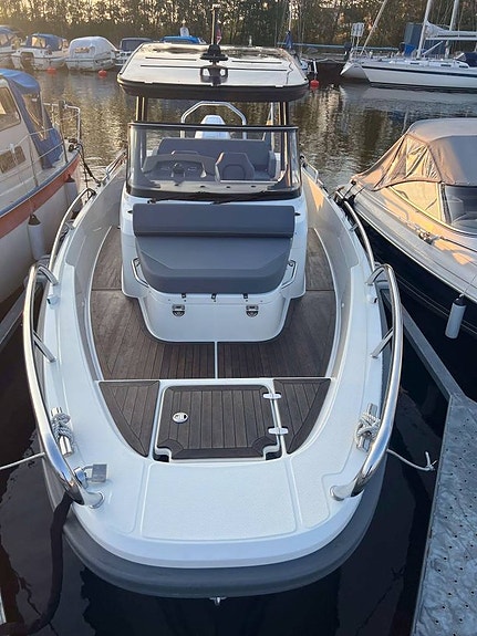 Nimbus T8 T-top 3 of 12