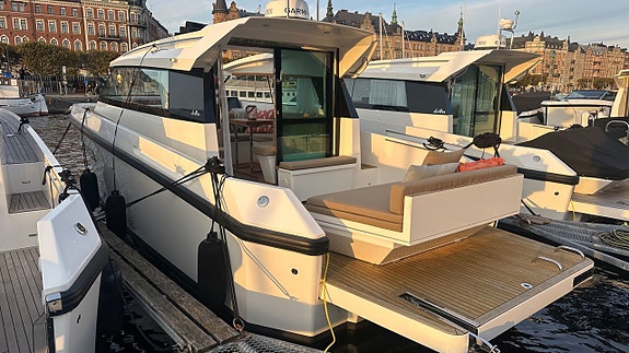 Delta 33 Coupé -2018 3 of 22