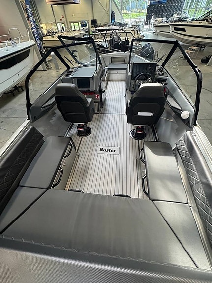 Buster Supermagnum F350XCA 2027 Black Edition *Autopilot* 3 of 12