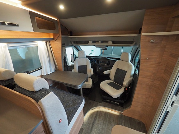 Weinsberg CaraLoft 550 MF Mässerbjudande I 6m I AUT I 155hk I 3500kg 11 of 12