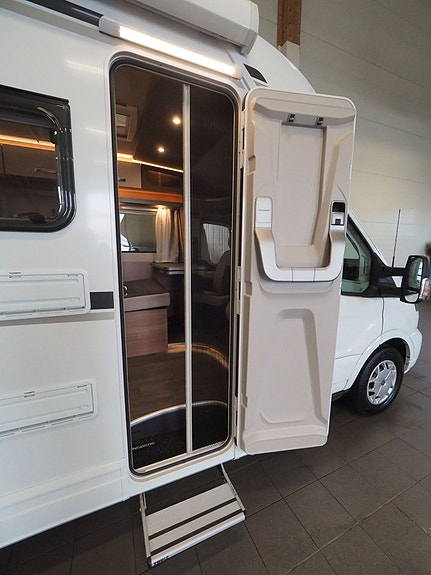 Weinsberg CaraLoft 550 MF Mässerbjudande I 6m I AUT I 155hk I 3500kg 12 of 12