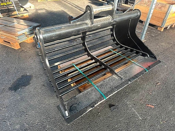 SE Equipment  Sorteringsskopa 850 Liter Gallerskopa S60 2 of 5