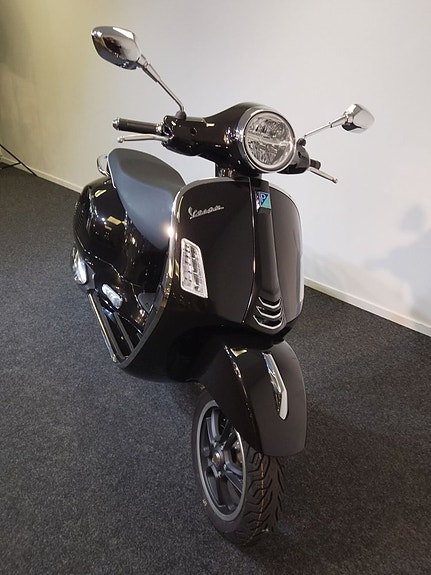 Piaggio Vespa GTS 300 HPE Super /OUTLET! 5 of 5