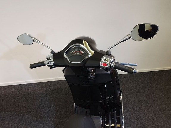 Piaggio Vespa GTS 300 HPE Super /OUTLET! 4 of 5