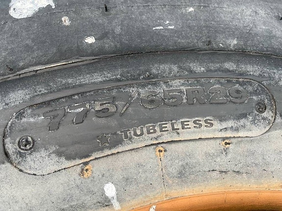 Bridgestone 775 /65 R29 Volvo L180 Wheels 2 of 5